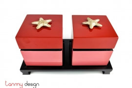 Set of 2 pink/red square boxes 10cm attached with starfish included with stand